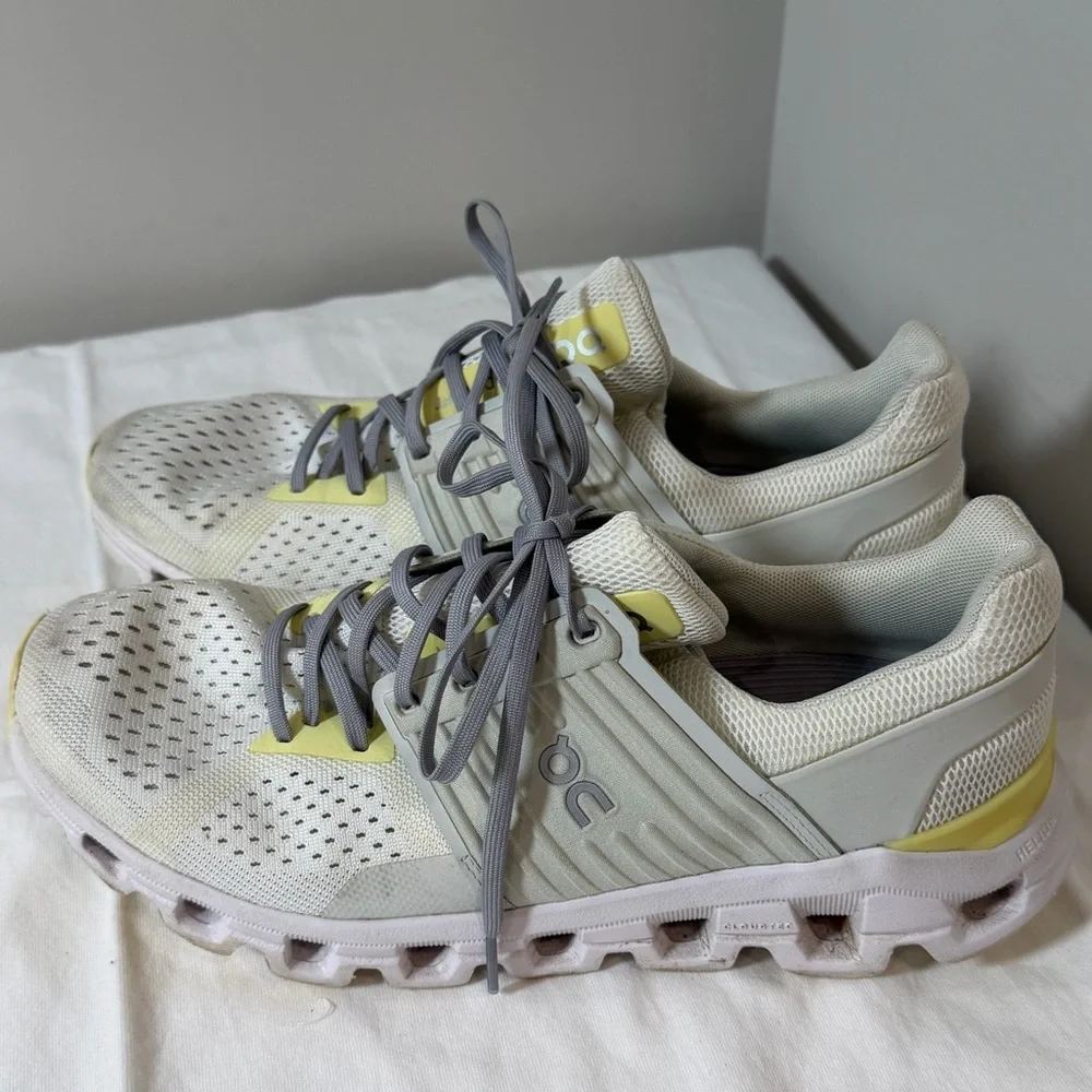 On Running On Cloud Women's 10 Cloudswift Cream and Yellow Sneakers